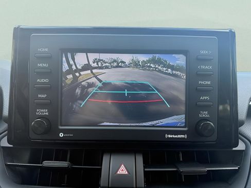 Used 2021 Toyota RAV4 LE image 19