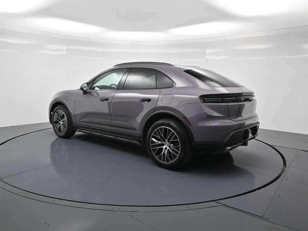 Certified 2025 Porsche Macan 4S Electric AWD/4WD image 3