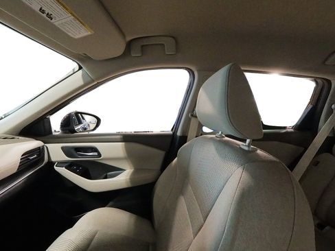 Used 2025 Nissan Rogue SV image 37