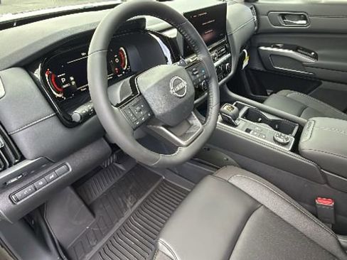 New 2026 Nissan Pathfinder SL AWD/4WD image 10