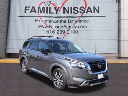 Certified 2022 Nissan Pathfinder Platinum w/ Cargo Package