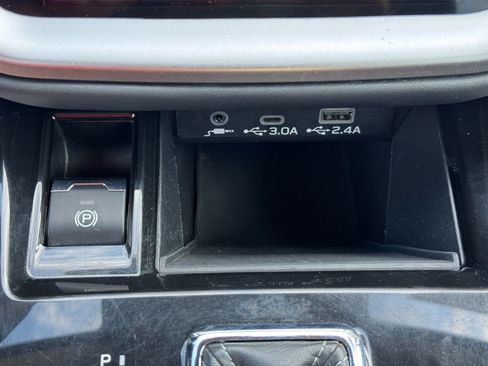 Used 2024 Subaru Outback Premium AWD/4WD image 29