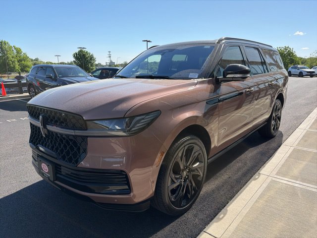 Used 2025 Lincoln Navigator L Black Label AWD/4WD image 6