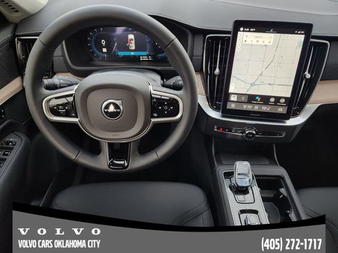 New 2025 Volvo XC90 T8 Plus w/ Protection Package Premier image 26