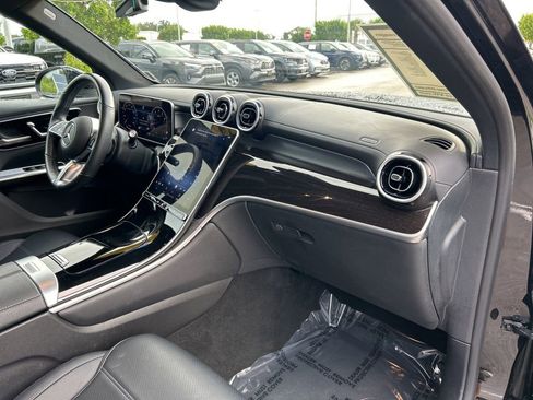 Used 2024 Mercedes-Benz GLC 300 4MATIC image 37