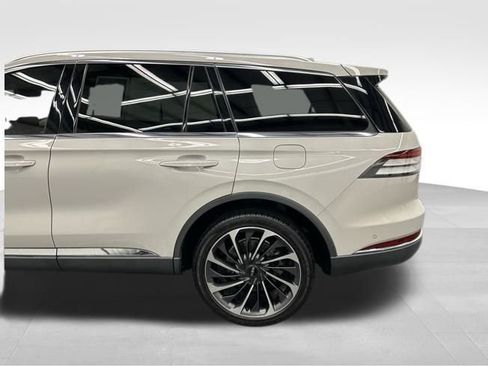 Used 2020 Lincoln Aviator Reserve w/ Equipment Group 202A image 16