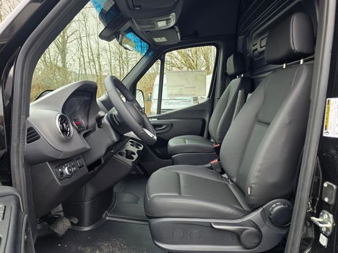 New 2025 Mercedes-Benz Sprinter 2500 image 18