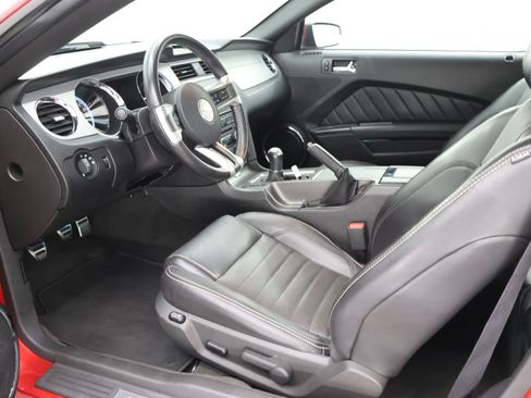 Used 2013 Ford Mustang GT Premium w/ Comfort Pkg RWD image 8