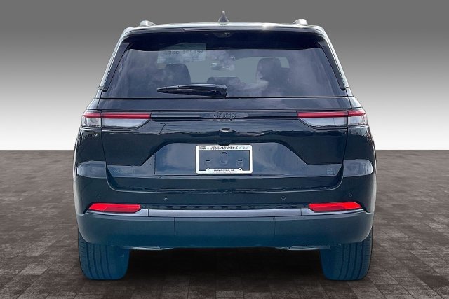 New 2026 Jeep Grand Cherokee Limited AWD/4WD image 4