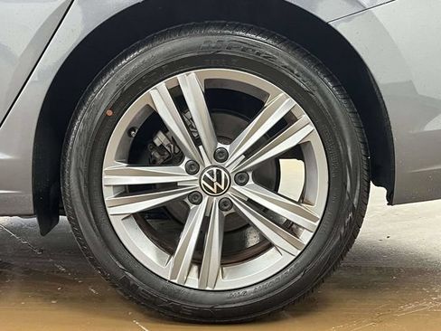 Used 2024 Volkswagen Jetta SE FWD image 12