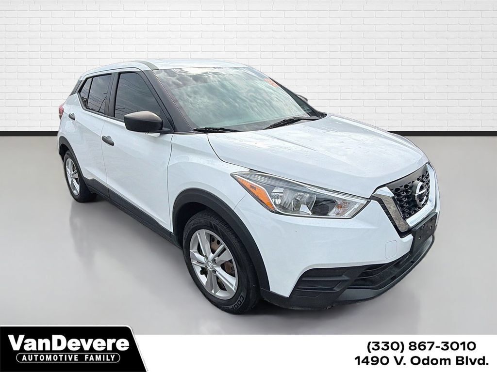 Used 2020 Nissan Kicks S FWD image 1
