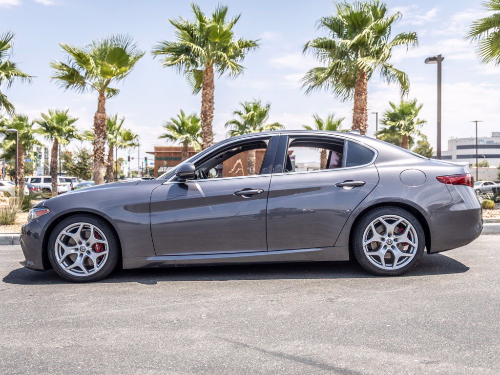 Used 2018 Alfa Romeo Giulia Ti w/ TI Leather Package RWD image 4