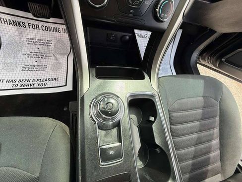 Used 2017 Ford Fusion SE FWD image 22