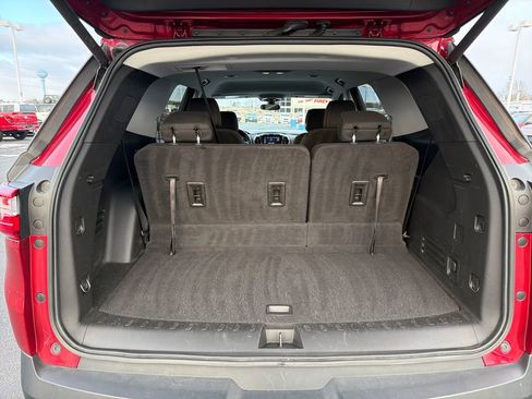Used 2021 Chevrolet Traverse LT w/ LPO, Floor Liner Package image 21