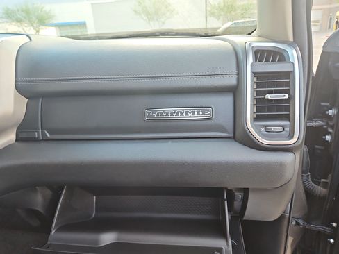 Used 2022 RAM 1500 Laramie AWD/4WD image 32