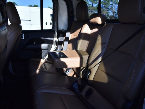 Used 2022 Jeep Gladiator Rubicon w/ LED Lighting Group image 28
