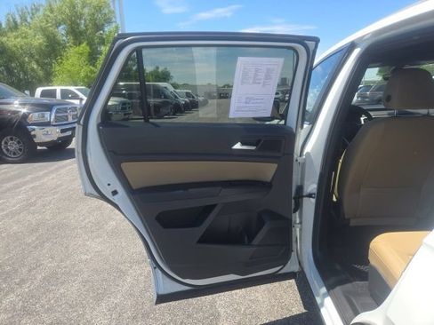 Used 2020 Volkswagen Atlas Cross Sport SEL R-Line AWD/4WD image 17