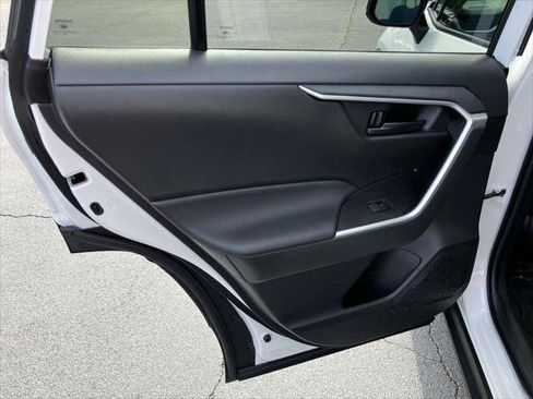 Certified 2025 Toyota RAV4 LE FWD image 21