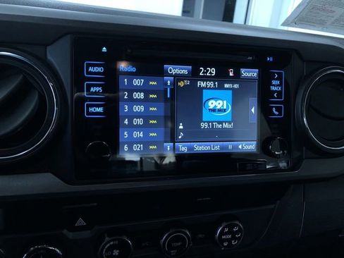 Used 2019 Toyota Tacoma TRD Sport image 23