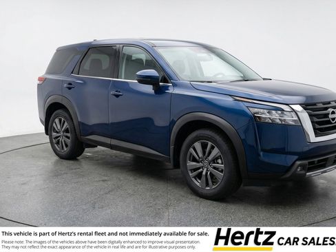 Used 2025 Nissan Pathfinder SV FWD image 1