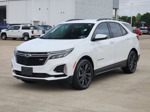 Used 2023 Chevrolet Equinox RS w/ LPO, Floor Liner Package image 3