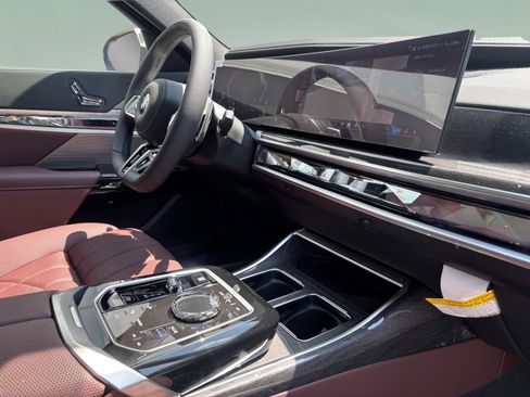 New 2026 BMW 760i xDrive w/ Executive Package AWD/4WD image 27