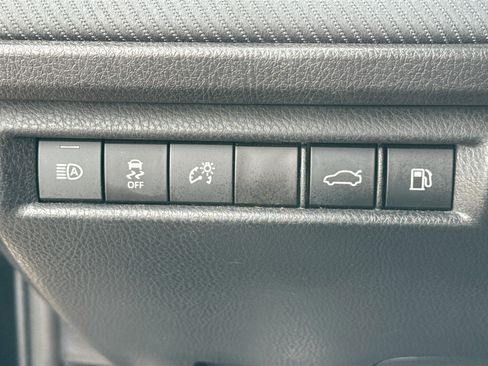 Used 2025 Toyota Camry SE w/ Convenience Package image 33