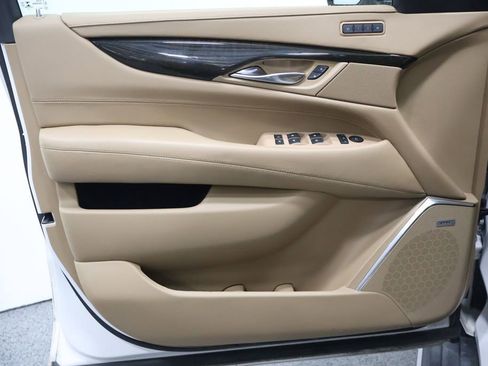 Used 2019 Cadillac Escalade Platinum AWD/4WD image 12