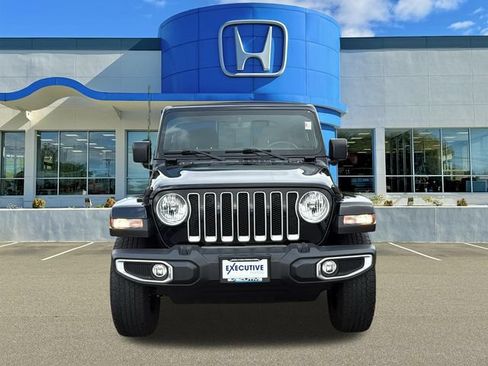 Used 2022 Jeep Wrangler Unlimited Sahara w/ Cold Weather Group AWD/4WD image 2