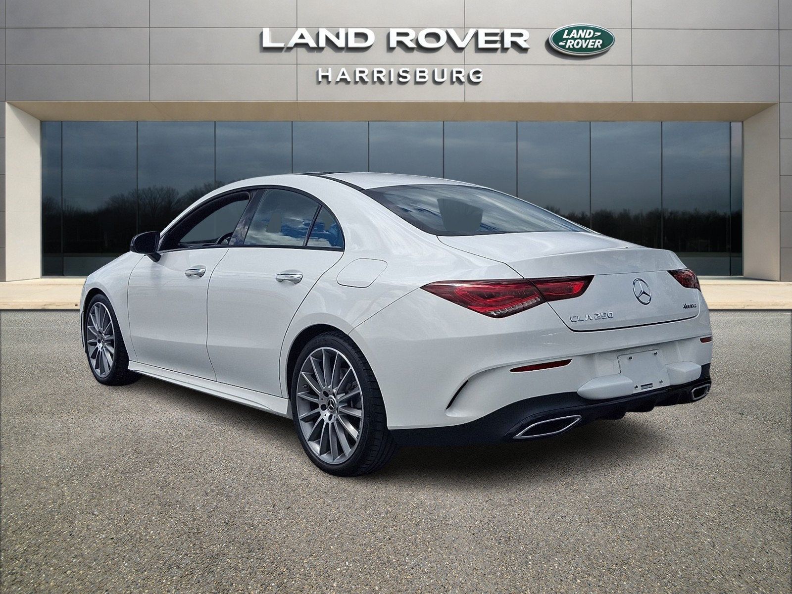 Used 2023 Mercedes-Benz CLA 250 4MATIC image 2