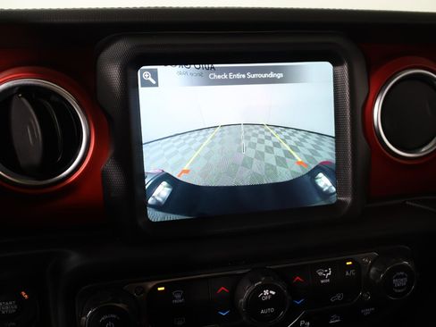 Used 2020 Jeep Gladiator Rubicon AWD/4WD image 6
