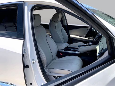 Used 2025 Acura RDX SH-AWD w/ Advance Package image 9
