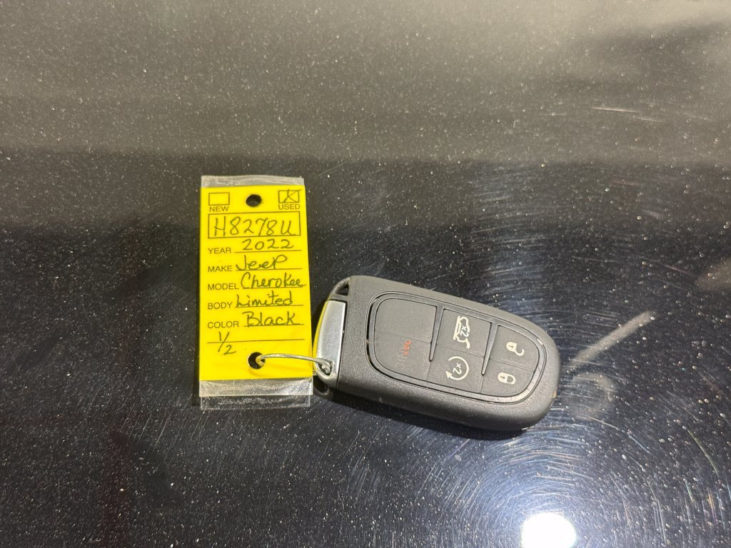 Used 2022 Jeep Cherokee Limited AWD/4WD image 45