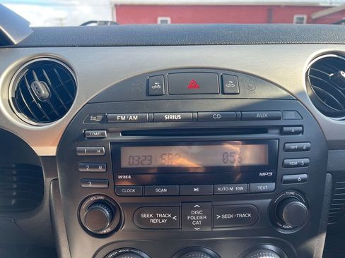 Used 2009 MAZDA MX-5 Miata Touring image 17