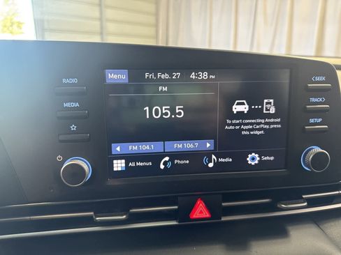 Used 2025 Hyundai Elantra SE image 23