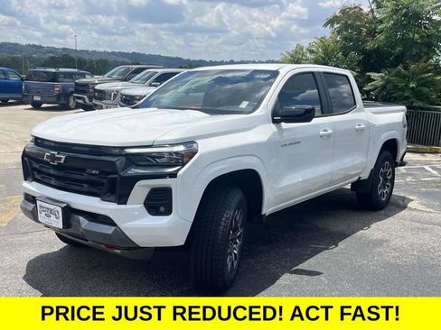Used 2023 Chevrolet Colorado Z71 w/ Z71 Convenience Package 2 AWD/4WD image 8