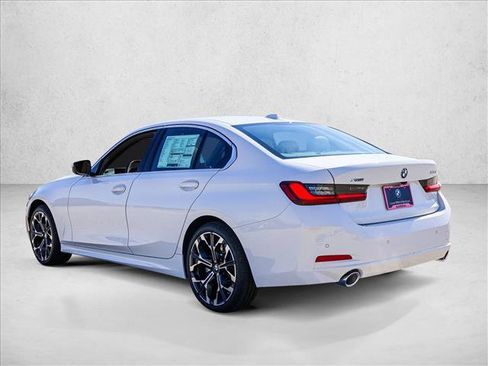 Certified 2025 BMW 330i xDrive 330i xDrive w/ Convenience Package image 7