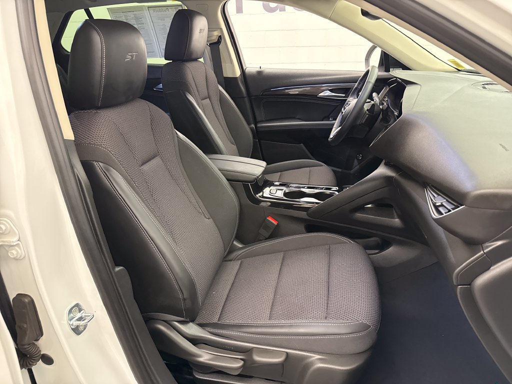 Used 2023 Buick Envision Preferred w/ Sport Touring Package AWD/4WD image 25