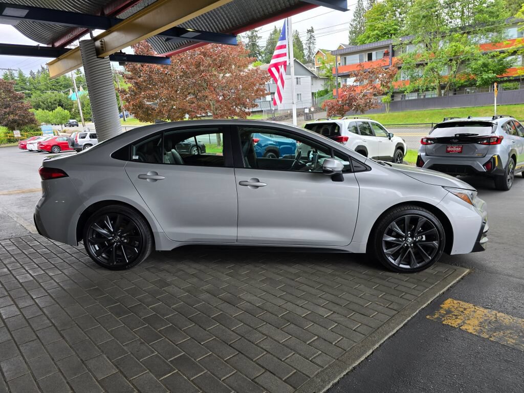 Used 2024 Toyota Corolla XSE FWD image 4