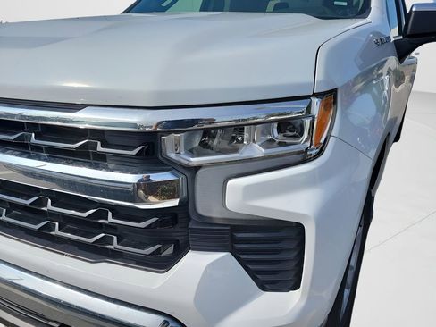 Used 2025 Chevrolet Silverado 1500 LT image 3