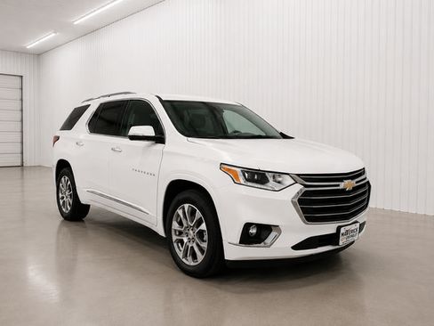 Used 2021 Chevrolet Traverse Premier w/ LPO, Floor Liner Package AWD/4WD image 1