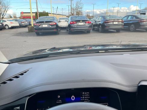 Used 2025 Volkswagen Jetta SE image 34