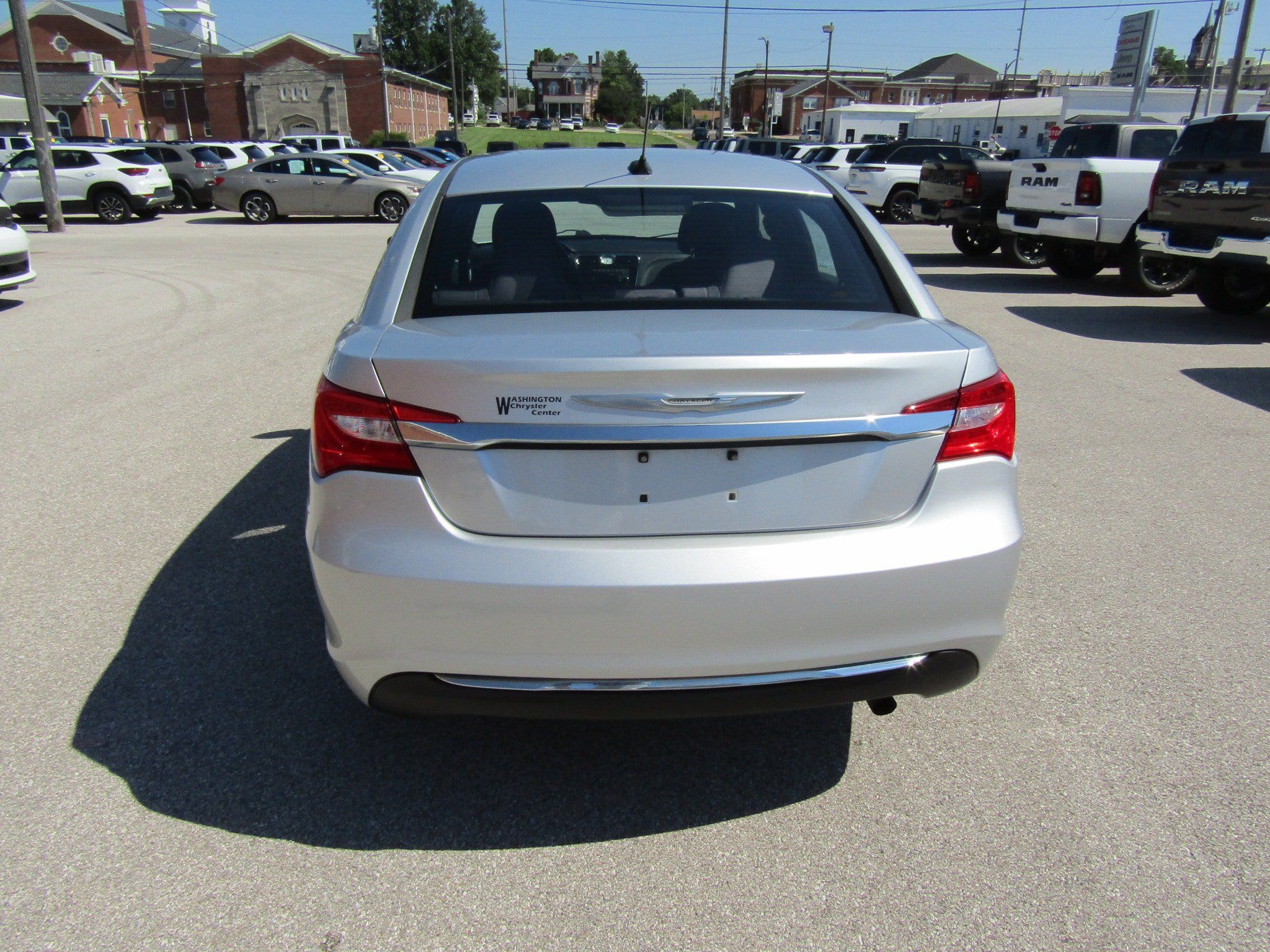Used 2012 Chrysler 200 Touring FWD image 4