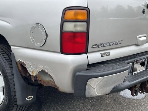 Used 2005 Chevrolet Suburban LT w/ Preferred Equipment Group image 37