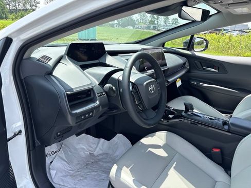 Used 2026 Toyota Prius XLE FWD image 14