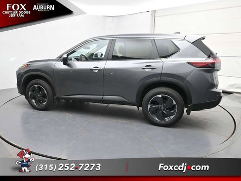 Used 2025 Nissan Rogue SV AWD/4WD image 18