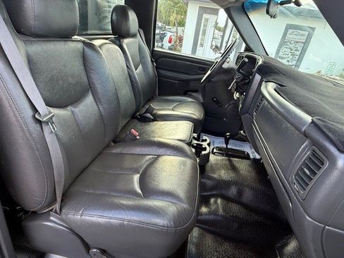 Used 2003 Chevrolet Silverado 3500 4x4 Regular Cab image 14