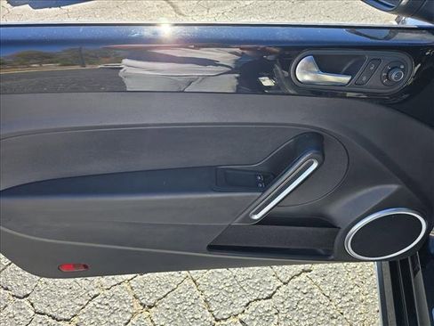 Used 2018 Volkswagen Beetle 2.0T Dune image 9