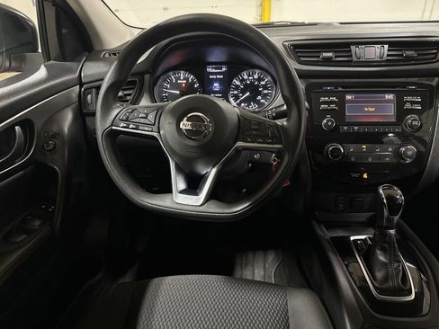 Used 2018 Nissan Rogue Sport S FWD image 11
