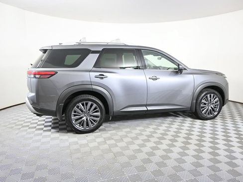 Used 2024 Nissan Pathfinder SL w/ SL Premium Package AWD/4WD image 7